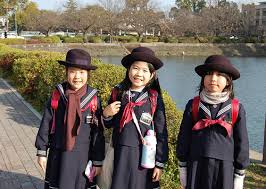 Fakta Unik Pendidikan Jepang: Siswa Bersihkan Kelas Sendiri Tanpa Petugas Kebersihan!
