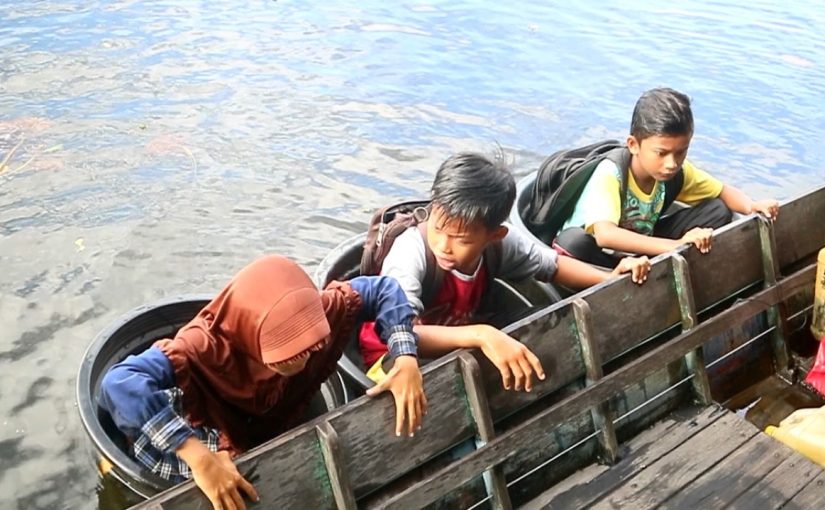 Sekolah Terapung di Kalimantan Selatan: Adaptasi Pendidikan di Tengah Sungai Barito